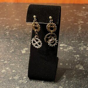 Unique Steampunk Clockwork Gear Dangle Post Earrings (NWOT)